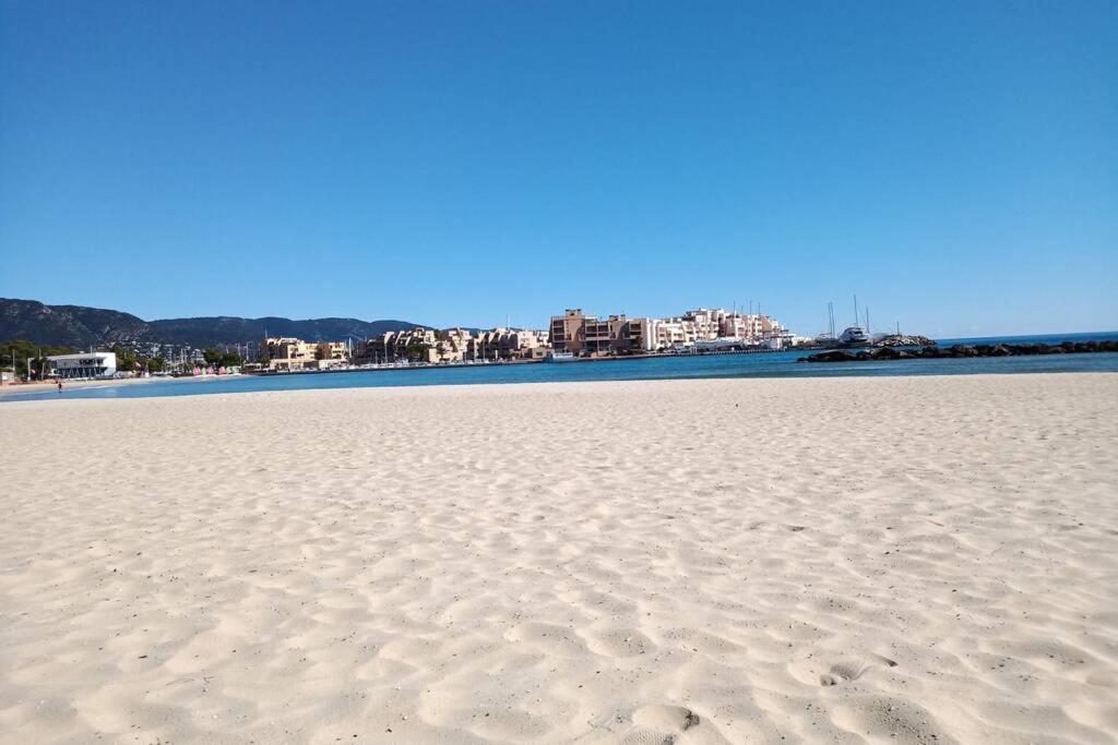 Face Mer Entre Plage Et Marina Борм-ле-Мимоза Екстериор снимка