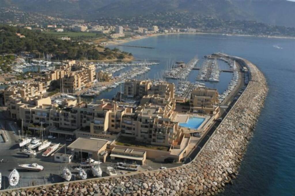 Face Mer Entre Plage Et Marina Борм-ле-Мимоза Екстериор снимка